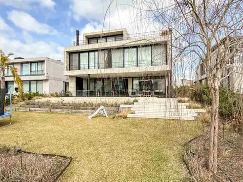 Casa en Venta de 4 dormitorios