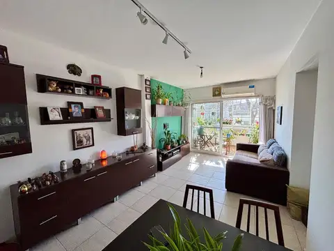 Departamento 4 ambientes con 2 baños