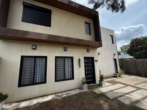 Quinta en Venta con 1 cochera