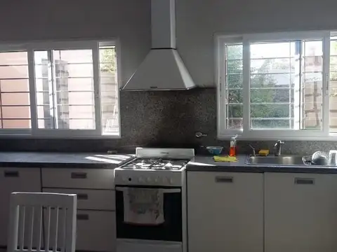 Casa en Venta en Guillermo E Hudson, USD 140.000