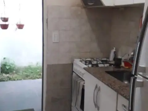 Depto Tipo Casa 2 ambientes con 1 baño