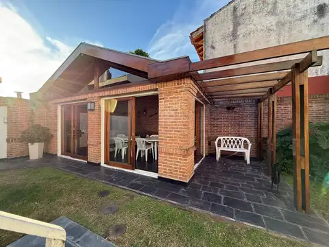 Casa en Venta en Castelar, USD 219.900