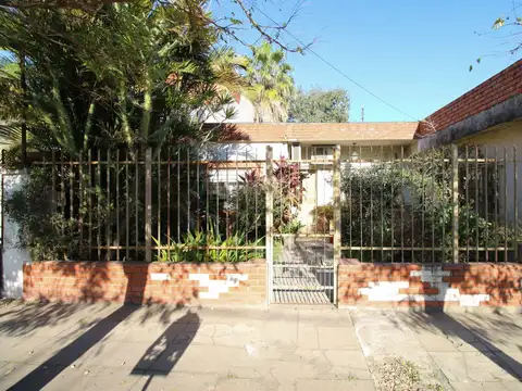 Casa muy amplia y oportunidad en Loma Hermosa