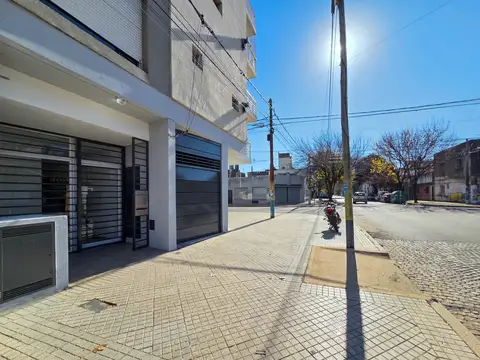 COCHERA EN VENTA EN 1 DE MAYO Y AMENABAR