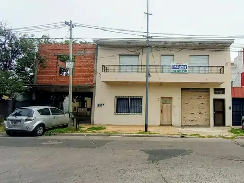 CASA EN PH EN PLANTA ALTA DE 4 AMBIENTES CON GARAGE