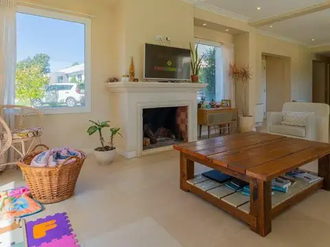 VENTA| CASA 4 AMBIENTES | ARENAS DEL SUR