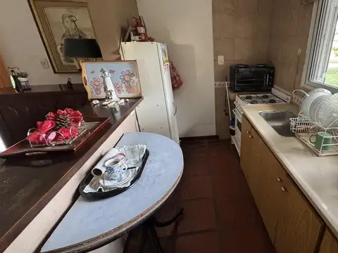 Casa 4 ambientes con 2 baños