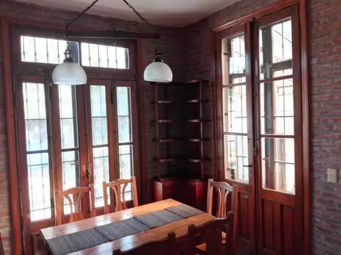 Casa en Venta con 4 cocheras