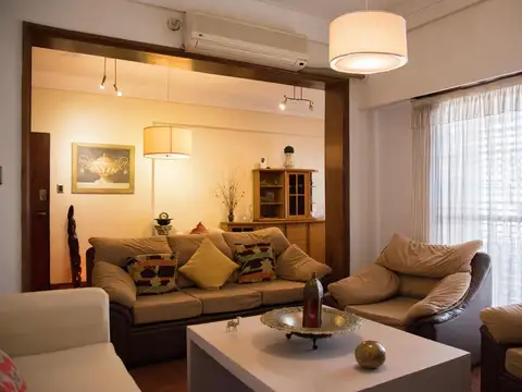 Casa 5 amb. venta Ramos Mejia. coch. pileta