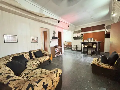 Depto Tipo Casa en Venta 64 años