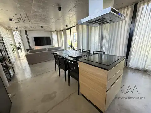 Casa 4 ambientes con 3 baños