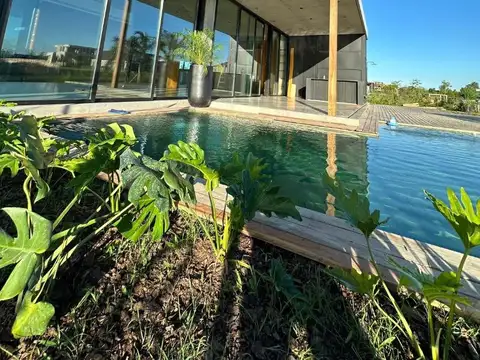 CASA A ESTRENAR 5 DORM EN VENTA AL RIO, NORDELTA