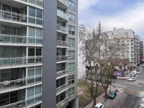 VENTA DE MONOAMBIENTE PLAZA MITRE AL FRENTE
