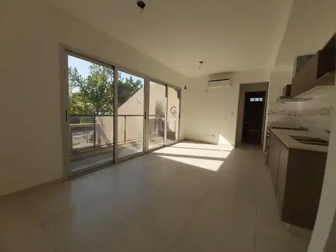 DEPARTAMENTO DE CATEGORIA EN VILLA SARMIENTO. VENTA