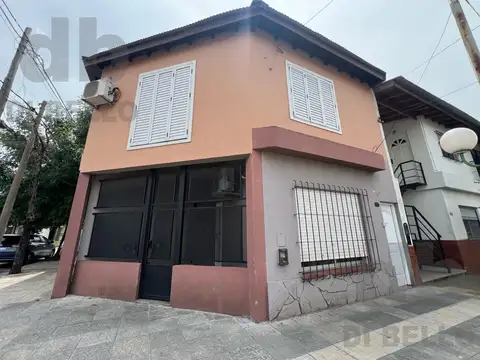 Julio Acosta  esquina Ameghino