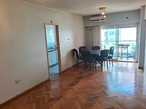 Monoambiente apto profesional con balcón.