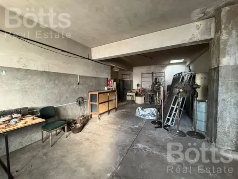 Galpon en Venta en Mataderos, USD 190.000