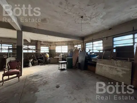 Galpon en Venta en Mataderos, USD 190.000