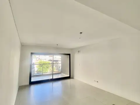 Felipe Vallese 1900, Piso 3