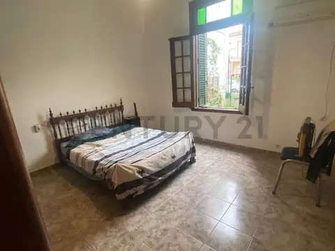 Casa en Venta con 4 cocheras