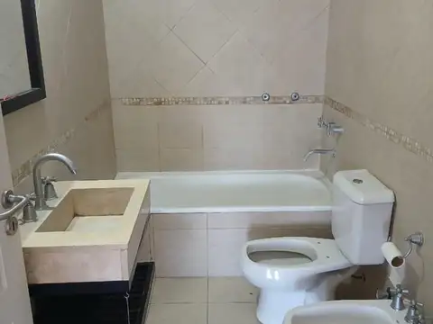 Departamento en Alquiler con 1 cocheras