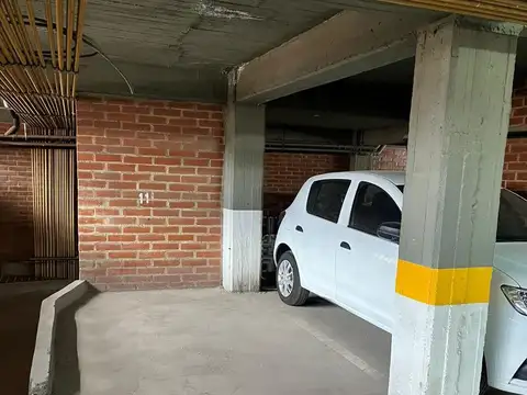 COCHERA en el centro de Neuquén