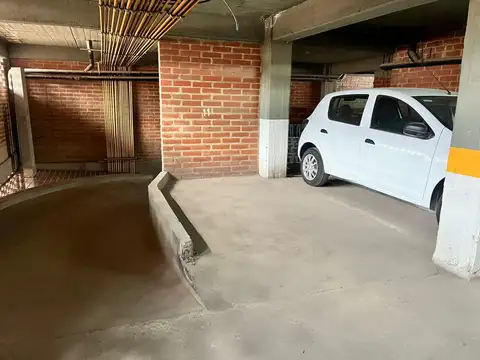 COCHERA en el centro de Neuquén