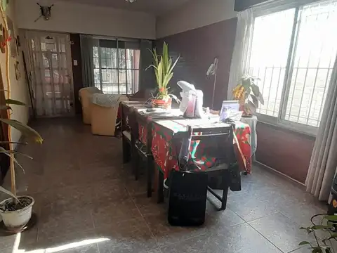 Casa Lote propio en venta  3 ambientes  - Chilavert -