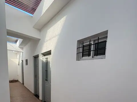 MUY LINDO DEPARTAMENTO 2 AMBIENTES CON PATIO A ESTRENAR   ALQUILER   I. CASANOVA