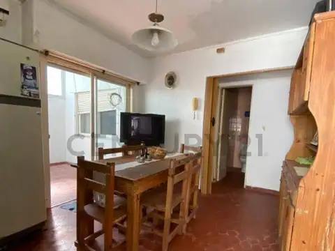DEPARTAMENTO EN VENTA EN LA PLATA UN DORMITORIO CON PATIO