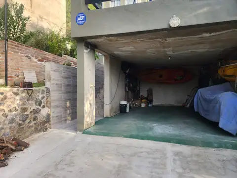 Casa mas departamento a la venta en Bialet Masse. (C389)