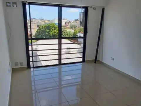 Departamento en Alquiler en Lomas Del Mirador, $ 410.000