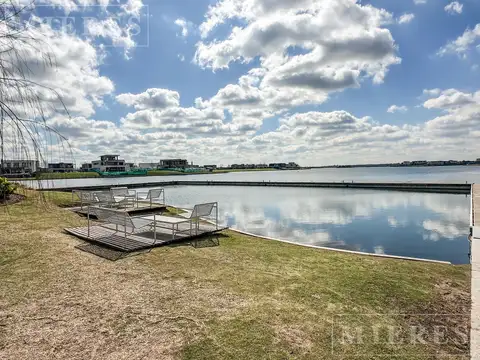 Lote en venta en Puertos Barrio Amarras, a la laguna 