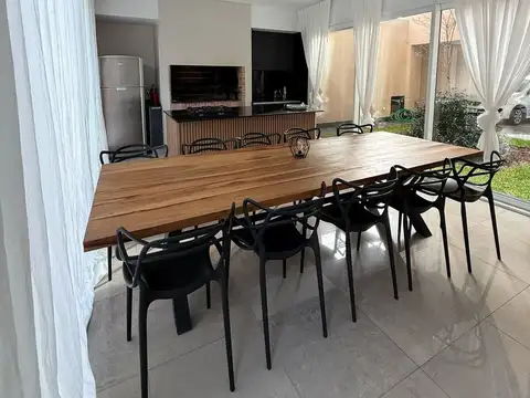 Casa 5 ambientes con 5 baños