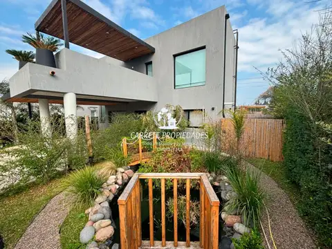 NUEVO PRECIO Casa en venta 6 amb, pileta y estanque. Barrio San Ramiro. Pilar.