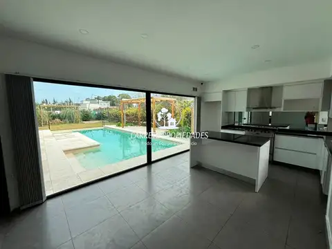 Casa en Venta en Countries y Barrios Cerrados en Pilar, USD 255.000