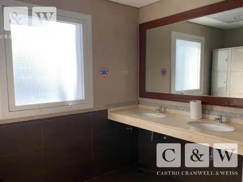 Oficina en Venta 100 años