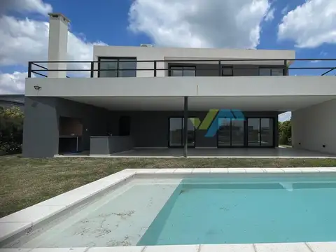 San Sebastian  Area 8 300