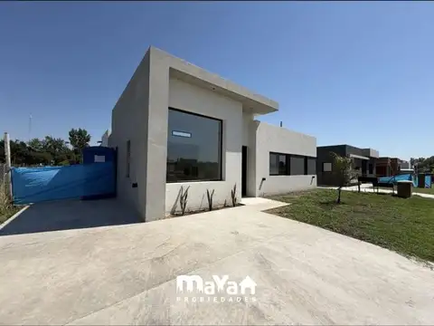 CASA EN VENTA - SANTA ELISA PILAR DEL ESTE