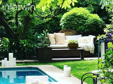 Casa - 5 Ambientes con jardín, piscina y cochera - Las Cañitas - VENTA