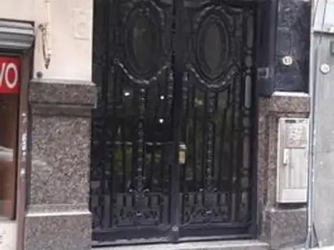 EXCELENTE SEMIPISO DE EPOCA, ESTILO ART NOVEAU patio y baule