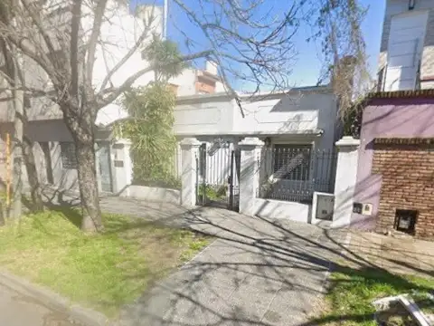 Casa de 4 Ambientes en Excelente Zona Residencial de Remedios de Escalada