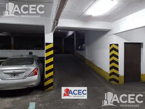 Paraguay 400 - Cochera  Nivel 1º