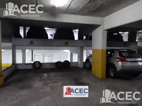 Paraguay 400 - Cochera  Nivel 1º