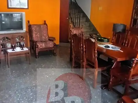 Depto Tipo Casa en Venta de 3 ambientes