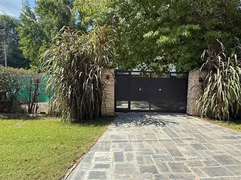 Espaciosa Casa con Piscina y Parrilla Rodeada de Naturaleza en Matheu