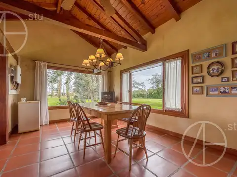Casa en Venta con 2 cocheras