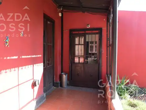 Casa 7 ambientes con 3 baños
