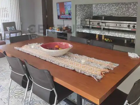 Venta Casa 4 Ambientes Dependencia Abril Club de Campo Hudson