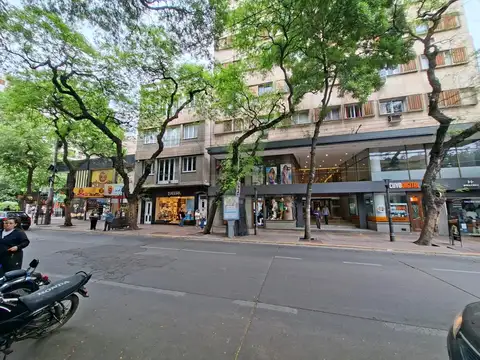 9 de Julio 1122 y  Peatonal  Galería San Marcos